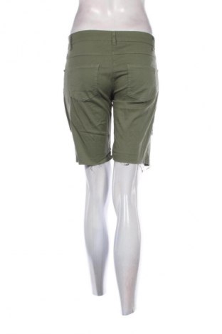 Дамски къс панталон Unbranded, Размер M, Цвят Зелен, Цена 19,00 лв.