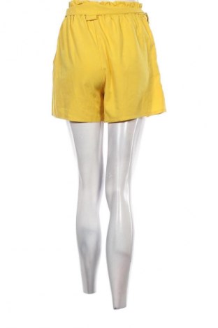Γυναικείο κοντό παντελόνι Unbranded, Μέγεθος M, Χρώμα Κίτρινο, Τιμή 9,72 €