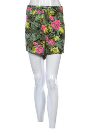 Дамски къс панталон Unbranded, Размер XL, Цвят Многоцветен, Цена 15,99 лв.