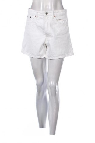 Γυναικείο κοντό παντελόνι Zara, Μέγεθος M, Χρώμα Λευκό, Τιμή 8,16 €