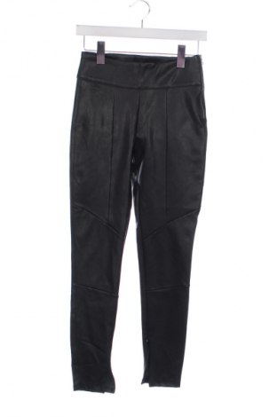 Dámské legíny  Bershka, Velikost S, Barva Bílá, Cena  247,00 Kč