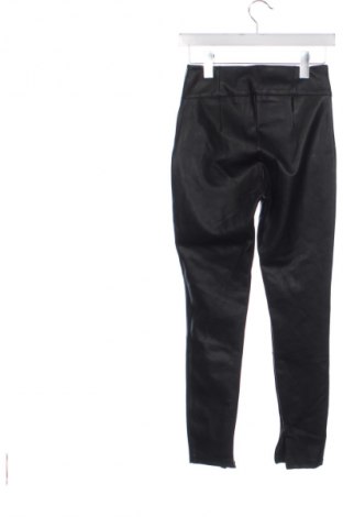 Dámské legíny  Bershka, Velikost S, Barva Bílá, Cena  247,00 Kč