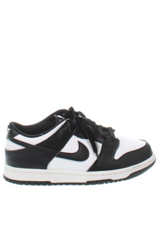 Încălțăminte de damă Nike, Mărime 37, Culoare Multicolor, Preț 524,99 Lei