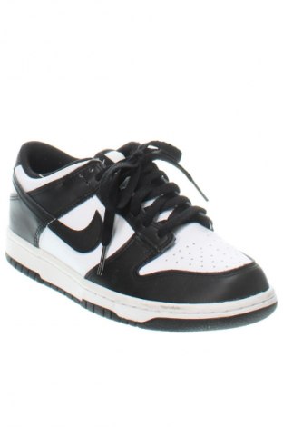 Încălțăminte de damă Nike, Mărime 37, Culoare Multicolor, Preț 524,99 Lei