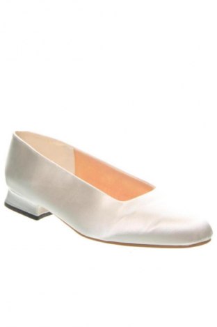 Дамски обувки Unbranded, Размер 40, Цвят Екрю, Цена 38,56 лв.