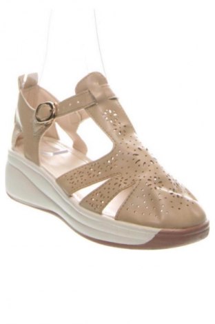 Дамски обувки Unbranded, Размер 35, Цвят Бежов, Цена 50,92 лв.