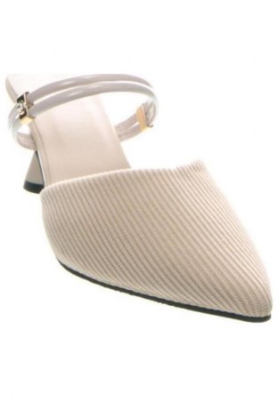 Încălțăminte de damă Unbranded, Mărime 39, Culoare Ecru, Preț 134,21 Lei
