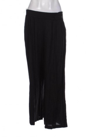 Damskie spodnie Attr@ttivo, Rozmiar M, Kolor Czarny, Cena 94,38 zł