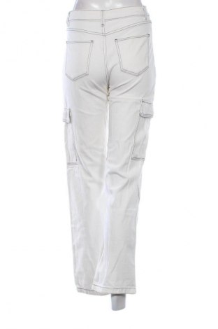 Дамски панталон Bershka, Размер S, Цвят Бял, Цена 29,00 лв.