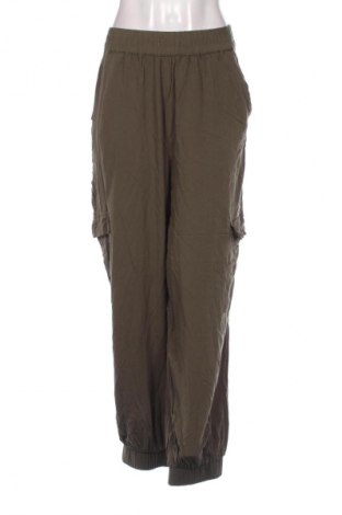 Дамски панталон Body Flirt, Размер XL, Цвят Зелен, Цена 19,99 лв.