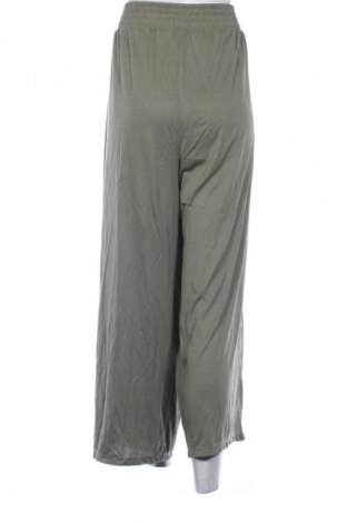 Дамски панталон C&A, Размер XXL, Цвят Зелен, Цена 54,15 лв.