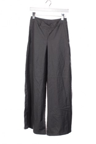 Γυναικείο παντελόνι DAZY, Μέγεθος XS, Χρώμα Γκρί, Τιμή 11,99 €