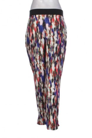 Дамски панталон French Connection, Размер M, Цвят Многоцветен, Цена 139,84 лв.