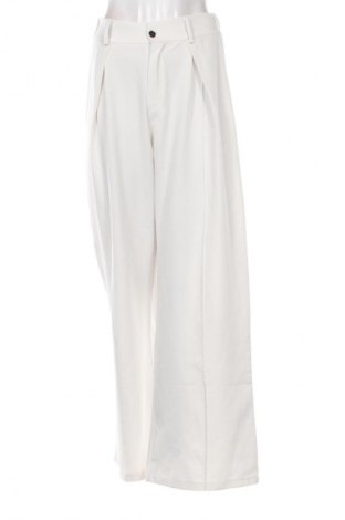 Дамски панталон NEW COLLECTION, Размер M, Цвят Бял, Цена 41,00 лв.