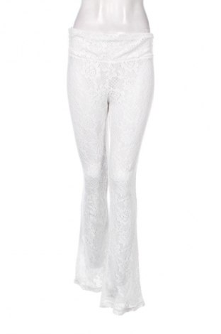 Дамски панталон Nelly, Размер M, Цвят Бял, Цена 41,00 лв.