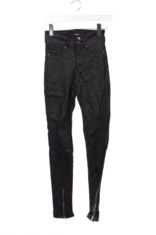 Дамски панталон ONLY, Размер XS, Цвят Черен, Цена 13,99 лв.