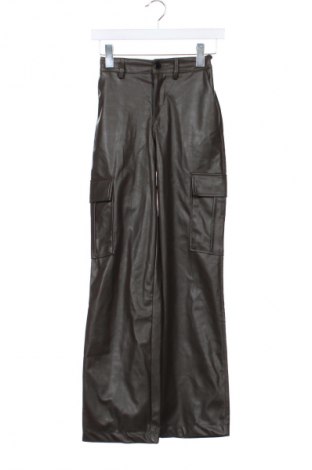 Dámské kalhoty  Pull&Bear, Velikost XXS, Barva Zelená, Cena  249,00 Kč