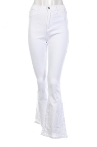 Дамски панталон SHEIN, Размер M, Цвят Бял, Цена 18,99 лв.