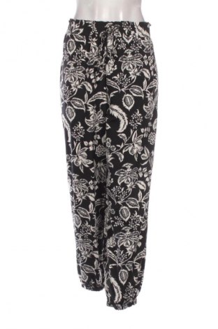 Дамски панталон SHEIN, Размер XL, Цвят Многоцветен, Цена 29,99 лв.