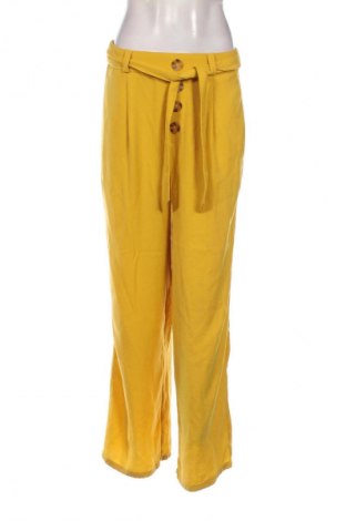 Dámské kalhoty  Stradivarius, Velikost M, Barva Žlutá, Cena  367,00 Kč