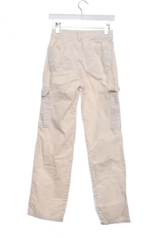 Дамски панталон Stradivarius, Размер S, Цвят Екрю, Цена 29,15 лв.