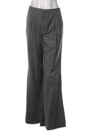 Pantaloni de femei Stradivarius, Mărime M, Culoare Gri, Preț 126,00 Lei