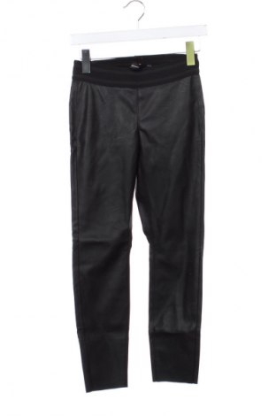 Дамски панталон Vero Moda, Размер XS, Цвят Черен, Цена 27,37 лв.