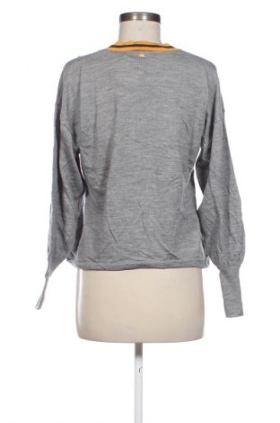 Női pulóver Escada Sport, Méret XS, Szín Szürke, Ár 35 109 Ft