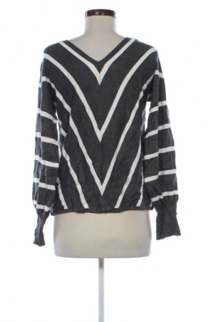 Дамски пуловер Unbranded, Размер M, Цвят Многоцветен, Цена 20,99 лв.