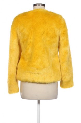 Дамско палто Bershka, Размер XS, Цвят Жълт, Цена 75,99 лв.