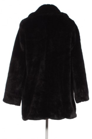 Дамско палто Pull&Bear, Размер M, Цвят Черен, Цена 56,99 лв.