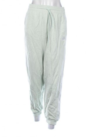 Дамско спортно долнище Adidas, Размер M, Цвят Зелен, Цена 93,99 лв.