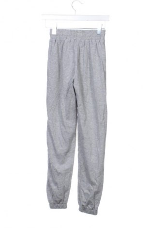 Дамско спортно долнище Bershka, Размер XXS, Цвят Сив, Цена 18,99 лв.