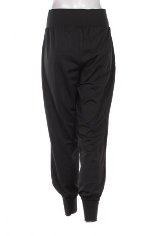 Дамско спортно долнище Bpc Bonprix Collection, Размер S, Цвят Черен, Цена 29,33 лв.