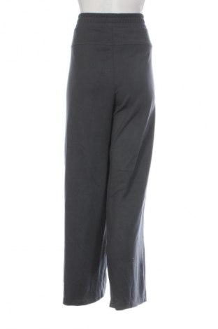 Дамско спортно долнище Copenhagen Studios, Размер XXL, Цвят Сив, Цена 147,99 лв.