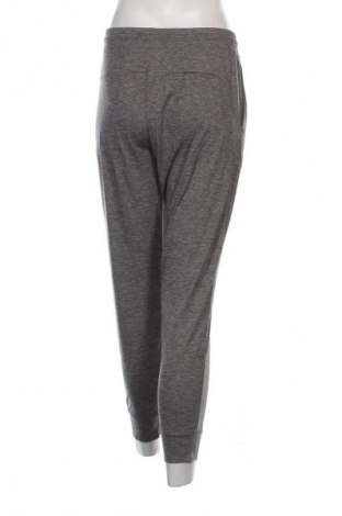 Дамско спортно долнище Uniqlo, Размер S, Цвят Многоцветен, Цена 23,99 лв.