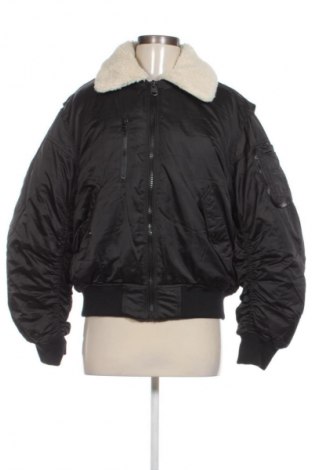 Dámska bunda  Bershka, Veľkosť XS, Farba Čierna, Cena  56,95 €