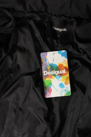 Дамско яке Desigual, Размер M, Цвят Черен, Цена 269,99 лв.