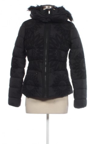 Дамско яке Desigual, Размер M, Цвят Черен, Цена 269,99 лв.