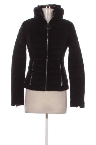 Γυναικείο μπουφάν Guess, Μέγεθος S, Χρώμα Μαύρο, Τιμή 82,99 €