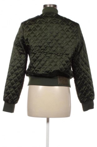 Дамско яке Guess, Размер M, Цвят Зелен, Цена 284,99 лв.