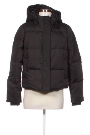 Дамско яке ONLY, Размер XS, Цвят Черен, Цена 93,99 лв.