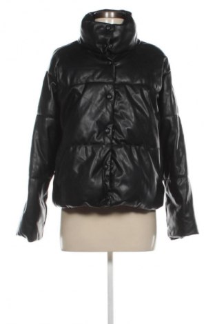 Γυναικείο μπουφάν Stradivarius, Μέγεθος M, Χρώμα Μαύρο, Τιμή 25,99 €