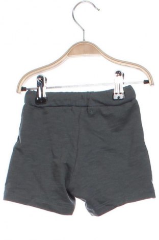 Kinder Shorts Melby, Größe 3-6m/ 62-68 cm, Farbe Grau, Preis 7,00 €