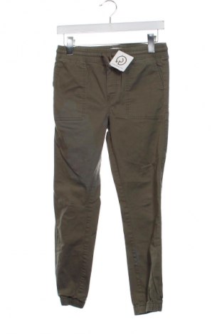 Детски панталон Cubus, Размер 10-11y/ 146-152 см, Цвят Зелен, Цена 21,00 лв.