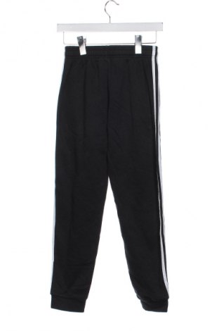 Детско спортно долнище Adidas, Размер 10-11y/ 146-152 см, Цвят Черен, Цена 36,99 лв.
