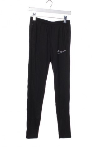 Детско спортно долнище Nike, Размер 15-18y/ 170-176 см, Цвят Черен, Цена 78,99 лв.