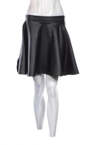 Кожена пола Boohoo, Размер M, Цвят Черен, Цена 11,99 лв.