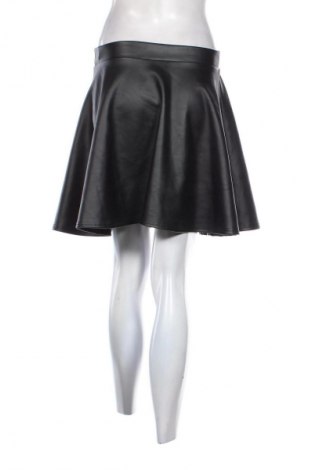 Кожена пола Boohoo, Размер M, Цвят Черен, Цена 11,99 лв.