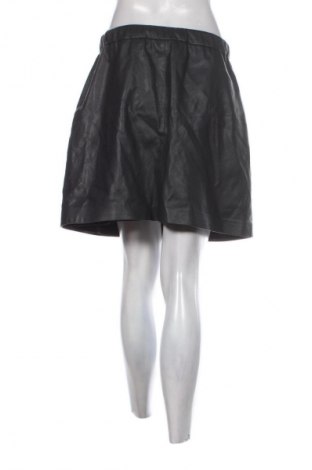 Кожена пола Edc By Esprit, Размер M, Цвят Черен, Цена 15,99 лв.